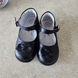 Dogi leather girl school shoes sz 7